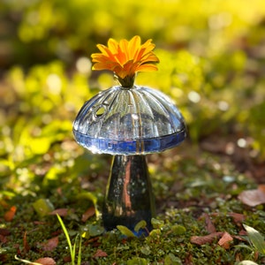 Glass Mushroom Bud Vase, Floral Home Decor, Mushroom Decor, Creative Flower Vase, Plant Lover Gift, Small Mushroom Vase, Housewarming Gift