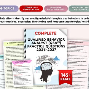 Könnte beinhalten: Eine weiße Keramik-Tasse mit schwarzem Henkel und dem Text "But First, Coffee" in schwarzer, handschriftlicher Schrift. Die Tasse steht auf einer weißen Oberfläche.