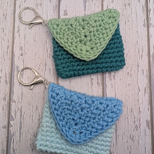 Pequeño llavero de crochet para monedero