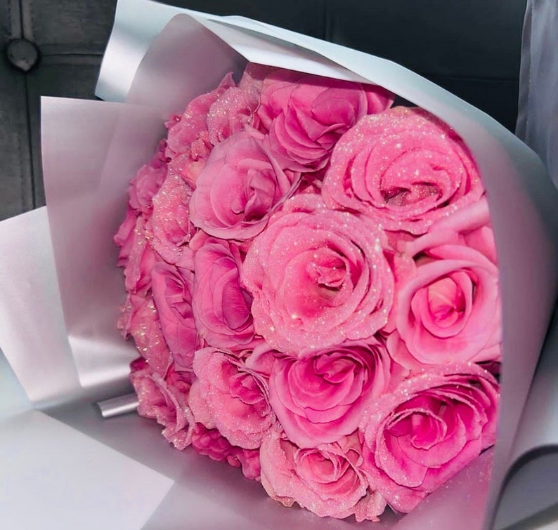 Luxuriöser künstlicher Hochzeitsstrauß aus rosa Glitzerrosen, Diamanten und Kristallen, Brautblumen, florale Glitzerrosen für die Hochzeit Bild 1