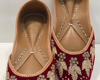 Hand Embroidered Punjabi Jutti: Traditional Khussa Bridal Shoes