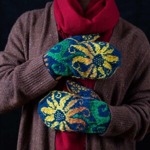 Coneflower Mitten Knitting Pattern: Stranded Colorwork (PDF Pattern)