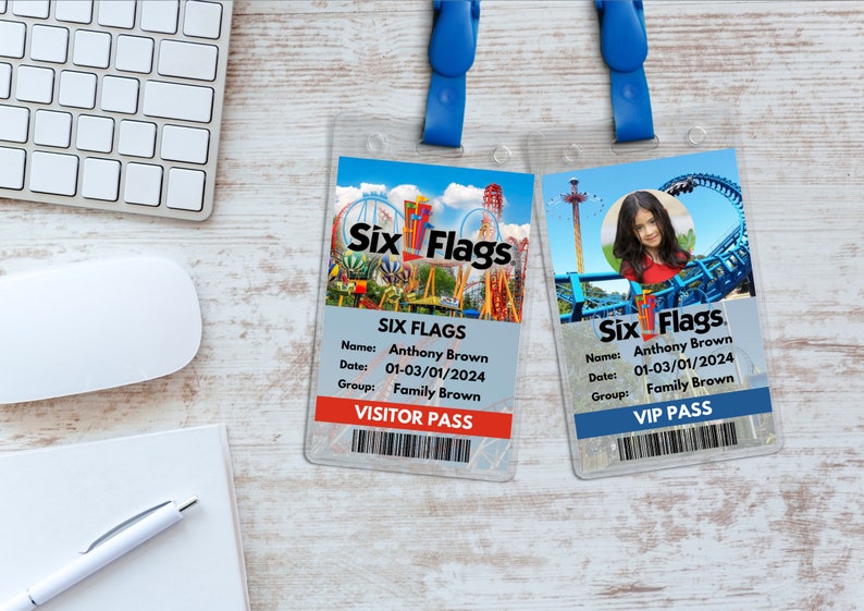 Peut inclure: Deux laissez-passer pour le parc d'attractions Six Flags, l'un avec un laissez-passer visiteur et l'autre avec un laissez-passer VIP. Les deux laissez-passer portent le nom Anthony Brown, la date 01-03/01/2024 et le groupe Family Brown.