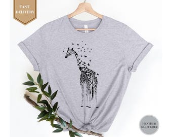 Giraffe Shirt, Book Lover Shirt, Giraffe Lover Shirt, Reader's Shirt, Shirt For Readers, Giraffe Reader, Giraffe T-Shirt, Animal Lover Gift