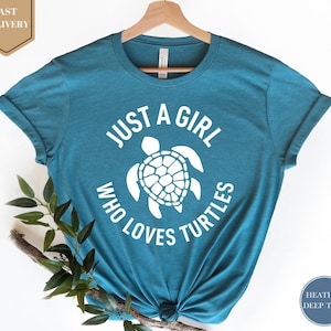 Just A Girl Who Loves Turtles, Turtle Shirt, Turtle Lover, Turtle Shirts, Turtle Tshirt, Sea Turtle, Turtle Lover Gift, Animal Tshirt image 1