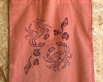 Día de playa en Norfolk ~ Bolso de mano con forma de cangrejo naranja y conchas