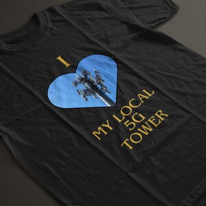 I Heart My Local 5g Tower - リラックスフィットTシャツ - コンフォートカラー