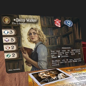 Daisy Walker (VORBESTELLUNG) (Yellow Glitter Edge) - kompatibel mit Arkham Horror LKG - Custom - Full-Art Ermittler Karte