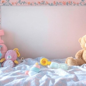 5 digitale kaarten met genderneutrale frames en volledig aanpasbare tekst- en grafische overlay. Geweldig voor een gender-onthulling of babyshower