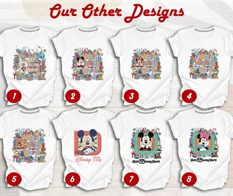 Puede incluir: Ocho camisetas blancas con diferentes dise&ntilde;os que presentan a Mickey Mouse y Minnie Mouse. Los dise&ntilde;os incluyen una variedad de im&aacute;genes relacionadas con Walt Disney World, incluido el ic&oacute;nico castillo, los paseos y los personajes. Las camisetas est&aacute;n numeradas del 1 al 8.