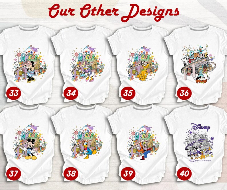 Puede incluir: Diez camisetas blancas con diferentes dise&ntilde;os coloridos que presentan el logotipo de Epcot y varios personajes de Disney. Las camisetas est&aacute;n numeradas del 33 al 40.