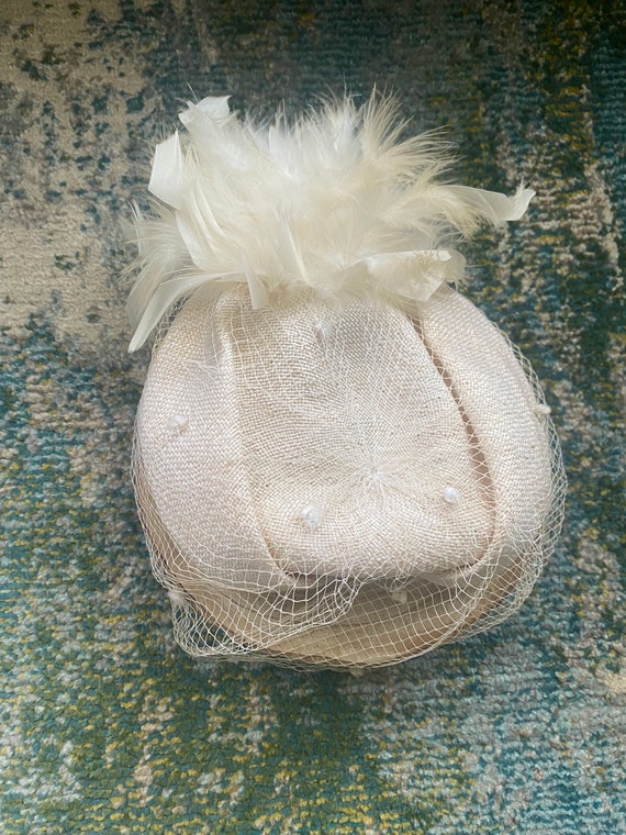 Vintage off white cream woven feathered veil hat, 