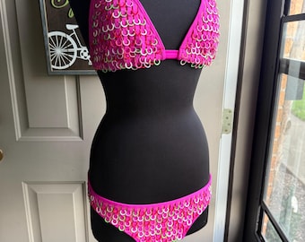 Bikini vintage Y2K Rosa Chá rosa intenso con aros metálicos de colores, talla grande / Trajes de baño Y2K / Trajes de baño vintage / Diseñador / Bikinis / Miami