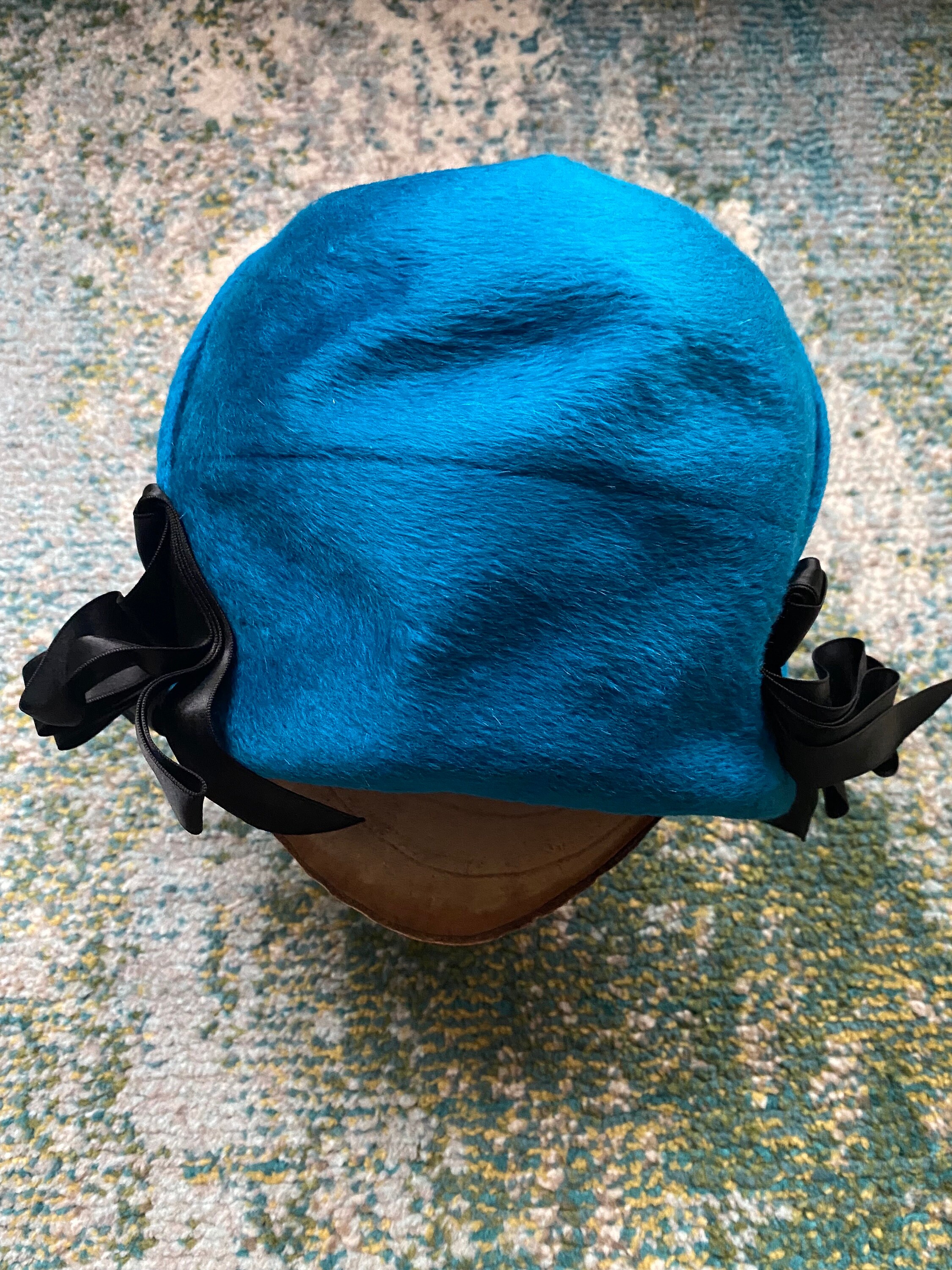 Christian Dior Cloche Hat with Ribbon D-Tulipe Small Brim Cloche Black Rabbit Felt | DIOR main image 2