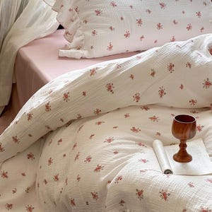 Juego de funda nórdica floral Rose Coquette, ropa de cama de algodón con volantes suaves y gasa doble