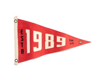 Fanion personnalisé en toile de coton, drapeau dateur personnalisé de qualité, bannière avec lettrage appliqué avec trois oeillets.