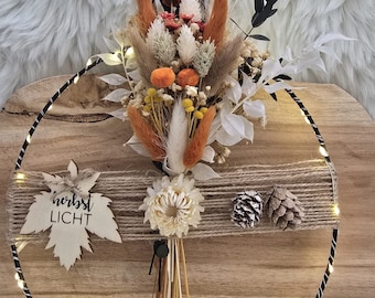 Herbstkranz mit Trockenblumen / Herbst Türkranz / Kürbis / Metallring mit Trockenblumen / Wanddeko / Herbstlicht