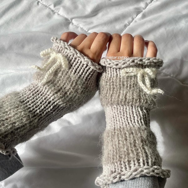 Knit Frilly Fingerless Gloves - Grey