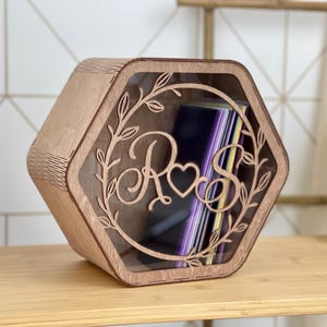 Boîte à cartes hexagonale bohème, boîte à souvenirs personnalisée, boîte à cartes personnalisée, décorations de mariage, décoration de mariage rustique, boîte à cartes en bois avec fente