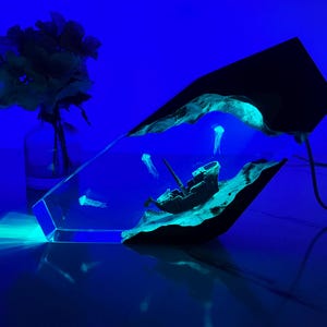 Anime Going Merry Shipwreck Night Light – Anime Lamp, Unique Gift for Japanese Animation Fans, Back to School Gift for Child, Resin Art
