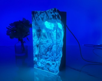 GOW Leviathan Axe Night Light – Handcrafted Resin Wood Viking Lamp, Unique Gamer Gift, Norse Decor for Him, Christmas Gift for Game Fans