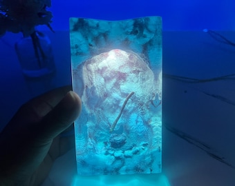 GOW Leviathan Axe Night Light – Handcrafted Resin Wood Viking Lamp, Unique Gamer Gift, Norse Decor for Him, Back to School  Gift