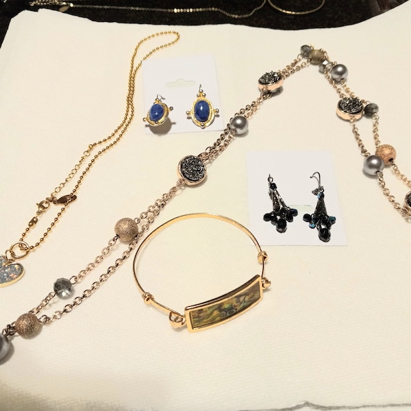 Lot of Six Items Vintage Jewelry Necklaces,Bracelet,Earrings One Signed