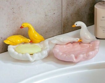 Cute Ceramic Duck Soap Dish for Bathroom Decor, Drainable Bathroom Soap Holder, Soap Tray for Bathroom, Ceramic Soap Holder