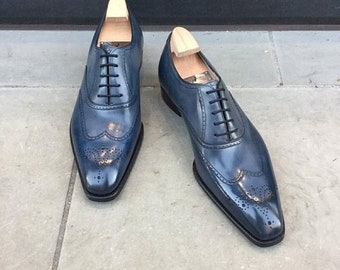 Zapatos de vestir Oxford Brogue con punta de ala de cuero de vaca azul hechos a medida para hombre