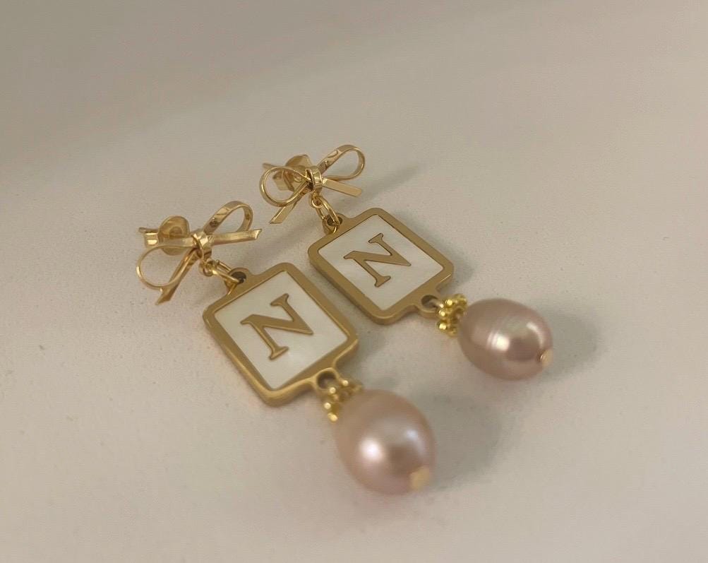 15 Paia Orecchini A Cerchio Con Iniziale Donna - Placcati Oro 14k Ipoallergenici - Regalo Sentimentale