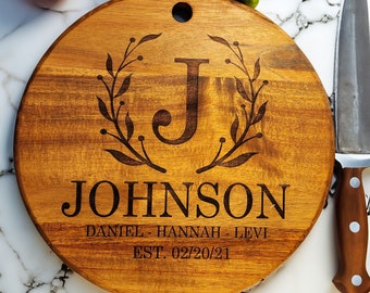 Personalized 12in Round Acacia Cutting Board