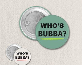 ¿Quién es Bubba? ¡Liberen el botón de neón de protesta de los Archivos Epstein, el pin antioligarca y de la lucha de clases contra el multimillonario Epstein!