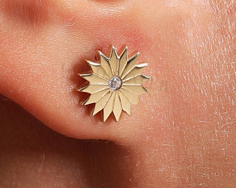 Sun Gold Earrings, 14K Gold Sun Earrings, Sun Stud Earrings, Sunshine Earrings, Gold Sunshine Earrings, 14K Gold Earrings.