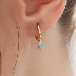 Turquoise oorbellen, 14 kt gouden turkoois oorbellen, turkoois bedel gouden hoepel oorbellen, edelsteen oorbellen, edelsteen oorbellen, 14 kt oorbellen