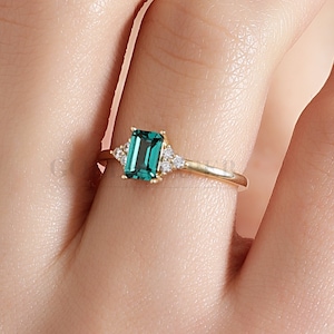 14K Gold Emerald Stone Ring, Emerald Gold Ring, Emerald oval Shape Ring, Gold Emerald Ring, Gemstone Ring, May Birthstone Ring.