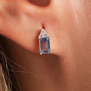 14K Gold Sapphire Earrings, Sapphire Stud Earrings, Sapphire Gold Earrings, September Birthstone Earrings, 14K Gold Stud Earrings.