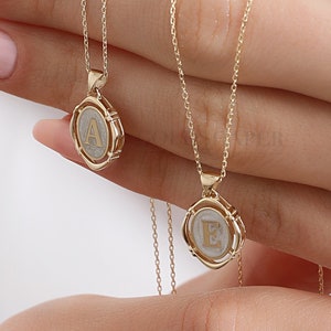 Collar de letras de oro de 14 quilates, collar de letras iniciales de oro, collar de letras, collar de letras de esmalte, collar de oro, colgante de letras de oro.