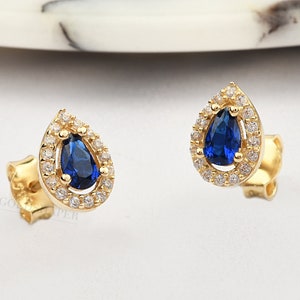 14K Gold Sapphire Earrings, Sapphire Stud Earrings, Sapphire Gold Earrings, September Birthstone Earrings, 14K Gold Stud Earrings.
