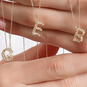 Collar de letras de oro de 14 quilates, collar de letras iniciales de oro, collar de letras, collar de letras hecho a mano, collar de oro, colgante de letras de oro.
