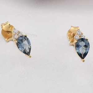 14K Gold Sapphire Earrings, Sapphire Stud Earrings, Sapphire Gold Earrings, September Birthstone Earrings, 14K Gold Stud Earrings.