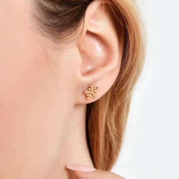 Snowflake Gold Earrings, 14K Gold Snowflake Earrings, Snowflake Gold Earrings, Snow Earrings, Snowflake Earrings, Christmas Gold Earrings.