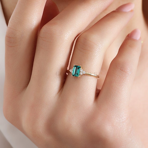 14K Gold Emerald Stone Ring, Emerald Gold Ring, Emerald oval Shape Ring, Gold Emerald Ring, Gemstone Ring, May Birthstone Ring.