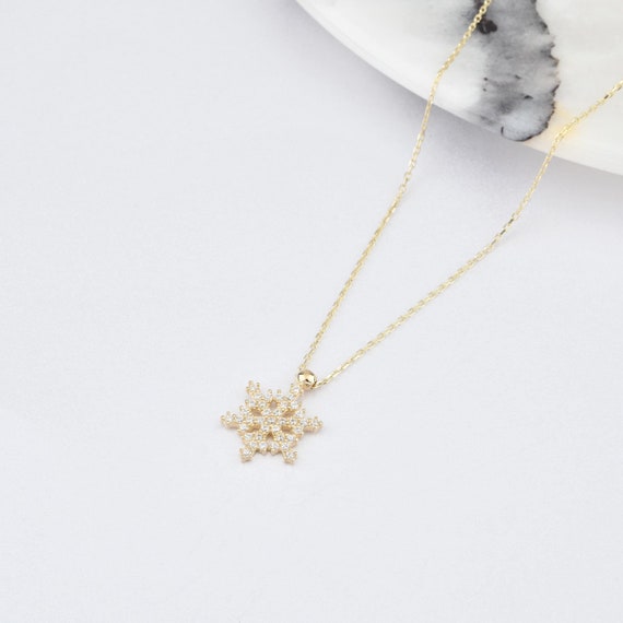 Gold Snowflake Necklace, 14K Gold Snowflake Necklace, Snowflake Necklace, Chrismas Necklace, Snowflake Charm Necklace, Winter Necklace.