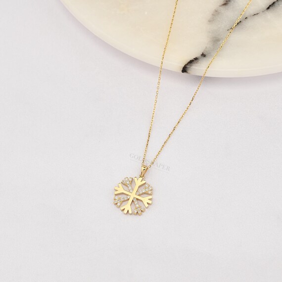 Gold Snowflake Necklace, 14K Gold Snowflake Necklace, Snowflake Necklace, Chrismas Necklace, Snowflake Charm Necklace, Winter Necklace.