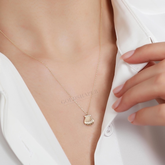 Shell Gold Necklace, 14K Gold Shell Necklace, Shell Necklace, Shell Charm Necklace, Shell Gold Pendant, Gold Shell Necklace, 14K Necklace.
