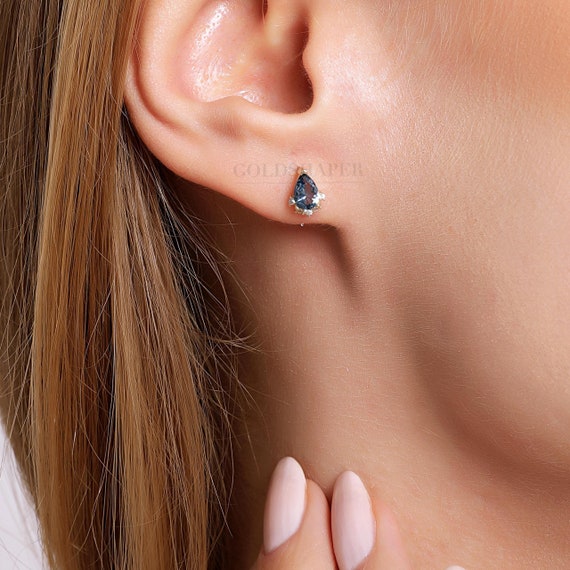 14K Gold Sapphire Earrings, Sapphire Stud Earrings, Sapphire Gold Earrings, September Birthstone Earrings, 14K Gold Stud Earrings.