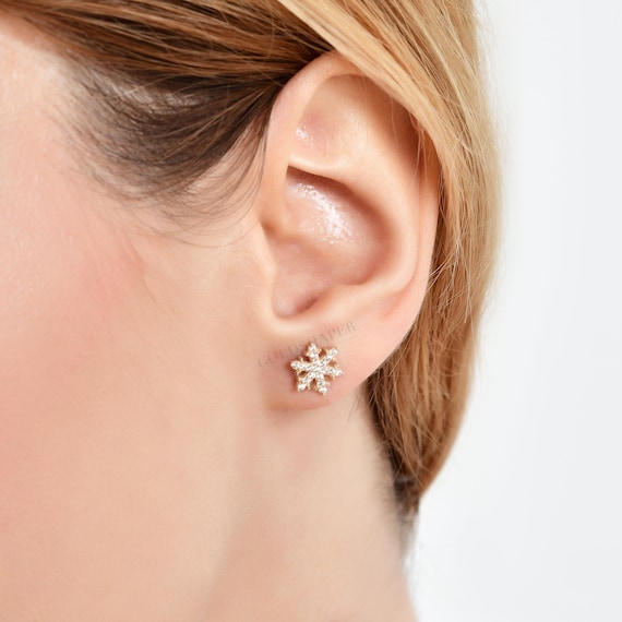 Snowflake Gold Earrings, 14K Gold Snowflake Earrings, Snowflake Gold Earrings, Snow Earrings, Snowflake Earrings, Christmas Gold Earrings.