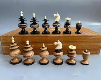 Scacchiera messicana antica, set di scacchi vintage in legno, bellissimi pezzi degli scacchi, regalo per gli amanti degli scacchi, scacchiera in legno, pezzi degli scacchi unici, scacchi messicani anni '50