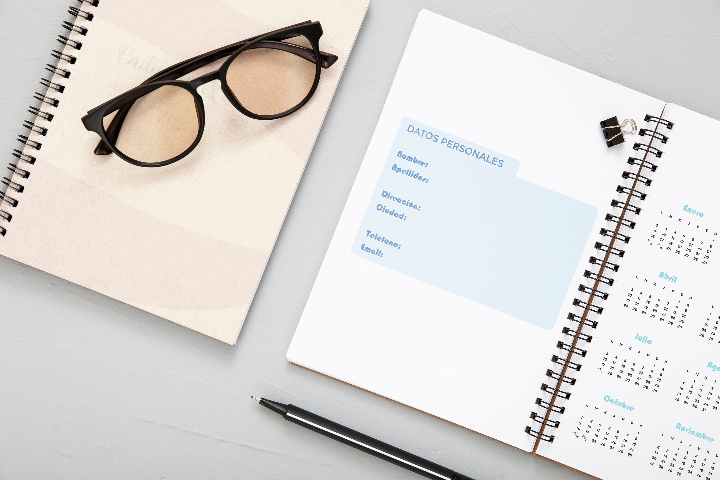 Printable 2025 Agenda Downloadable. in Spanish. Day Page. Inside Agenda ...