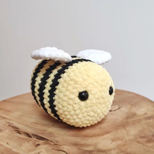 amigurumi bee plush